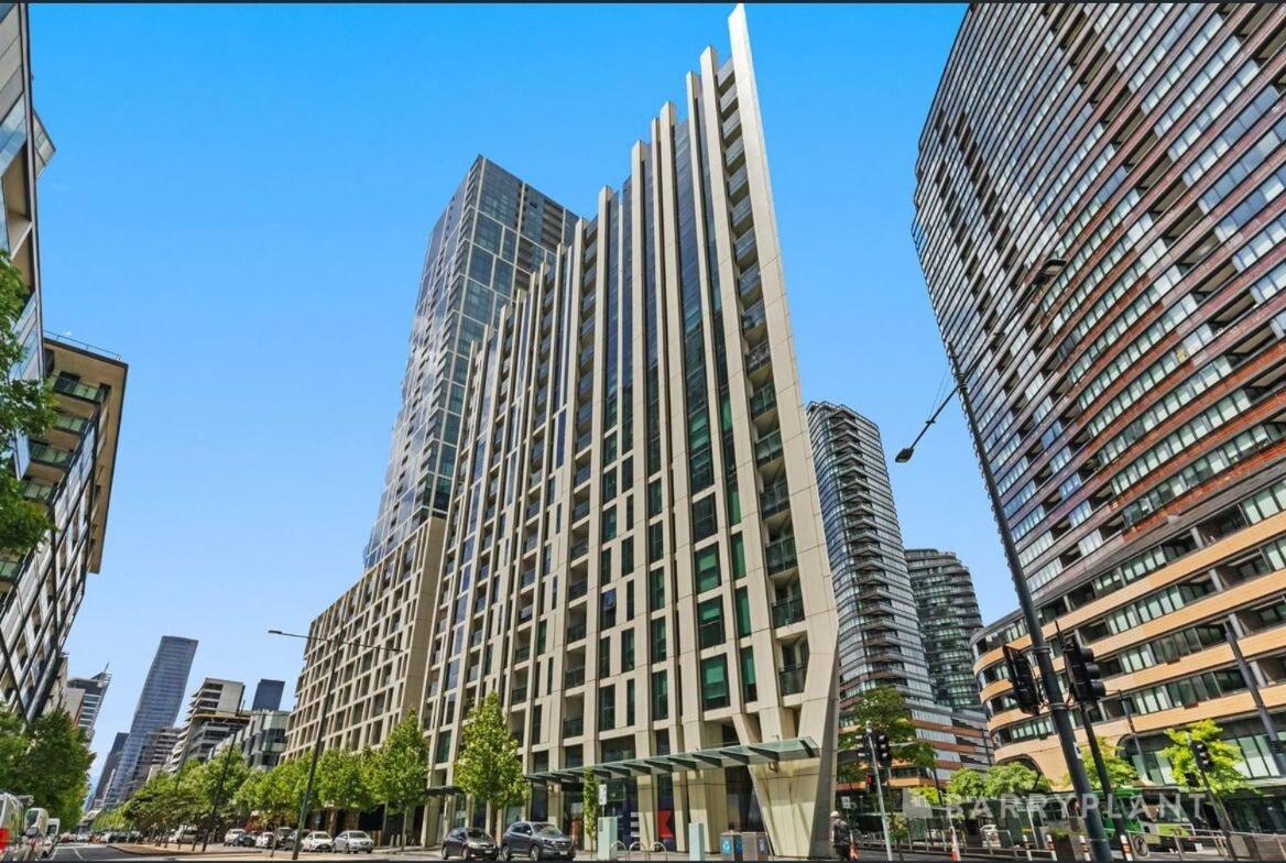 Apartment Free Parking Stylish Urban Escape Views