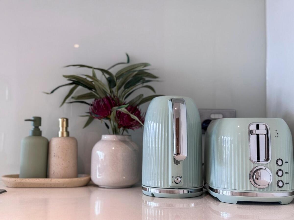 Free Parking Stylish Urban Escape Views Apartment Melbourne