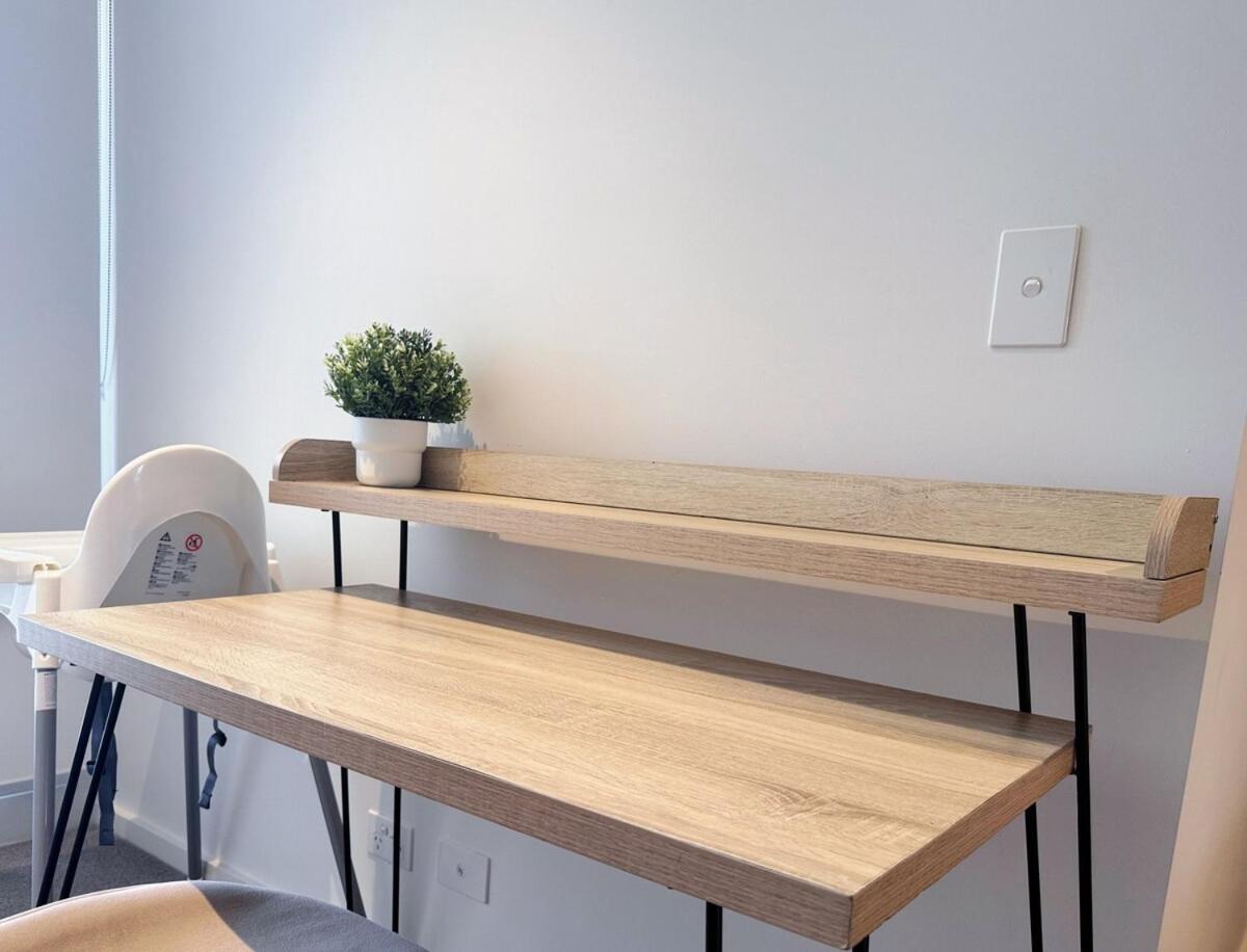 Free Parking Stylish Urban Escape Views Apartment Melbourne
