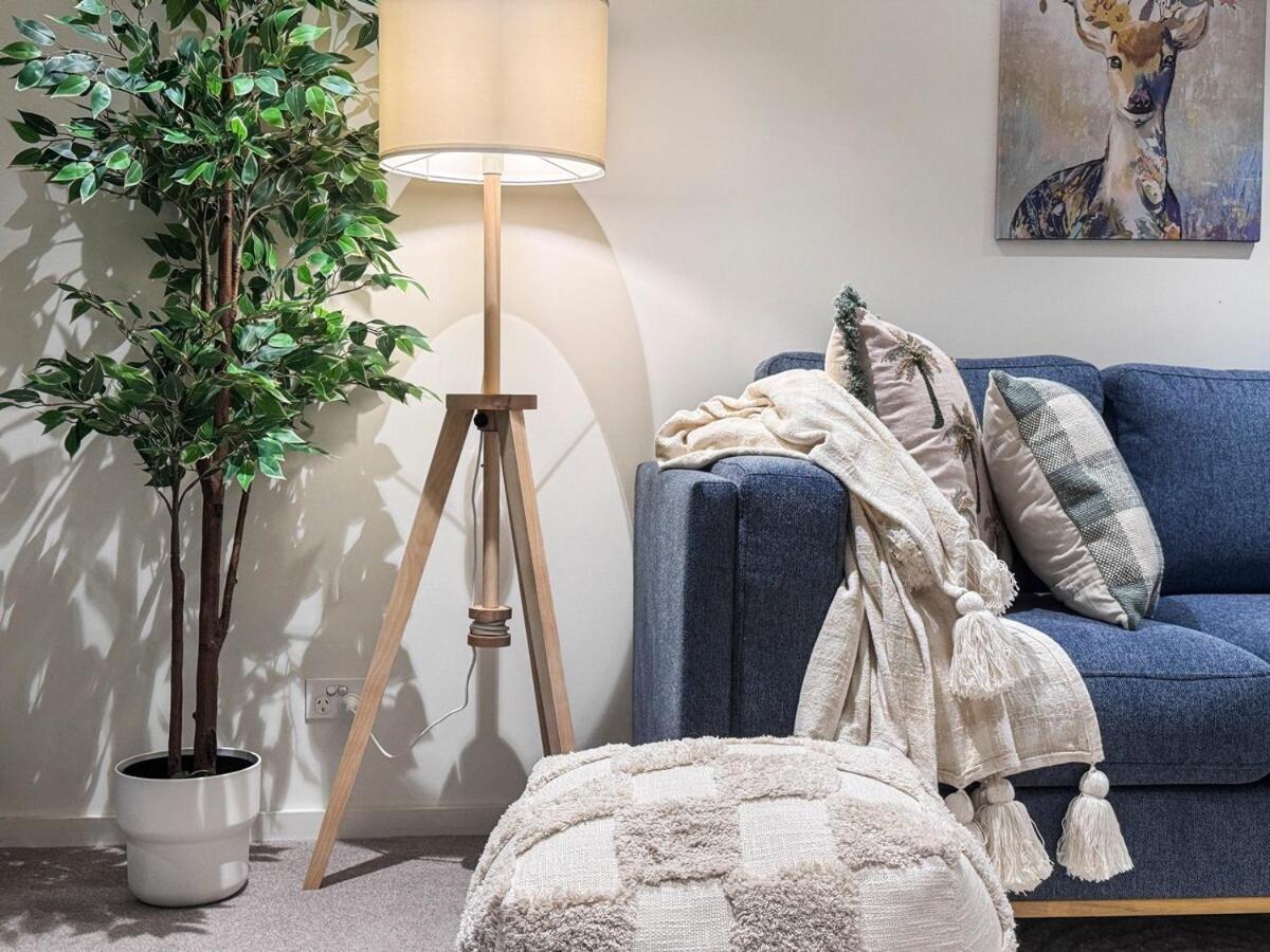 Free Parking Stylish Urban Escape Views Apartment Melbourne