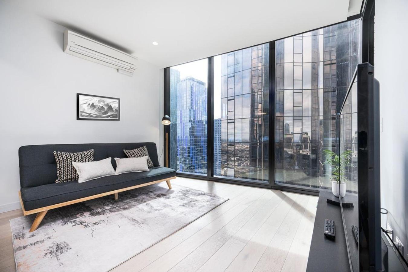 Modern 2br Pool, And Gym In Cbd * Melbourne