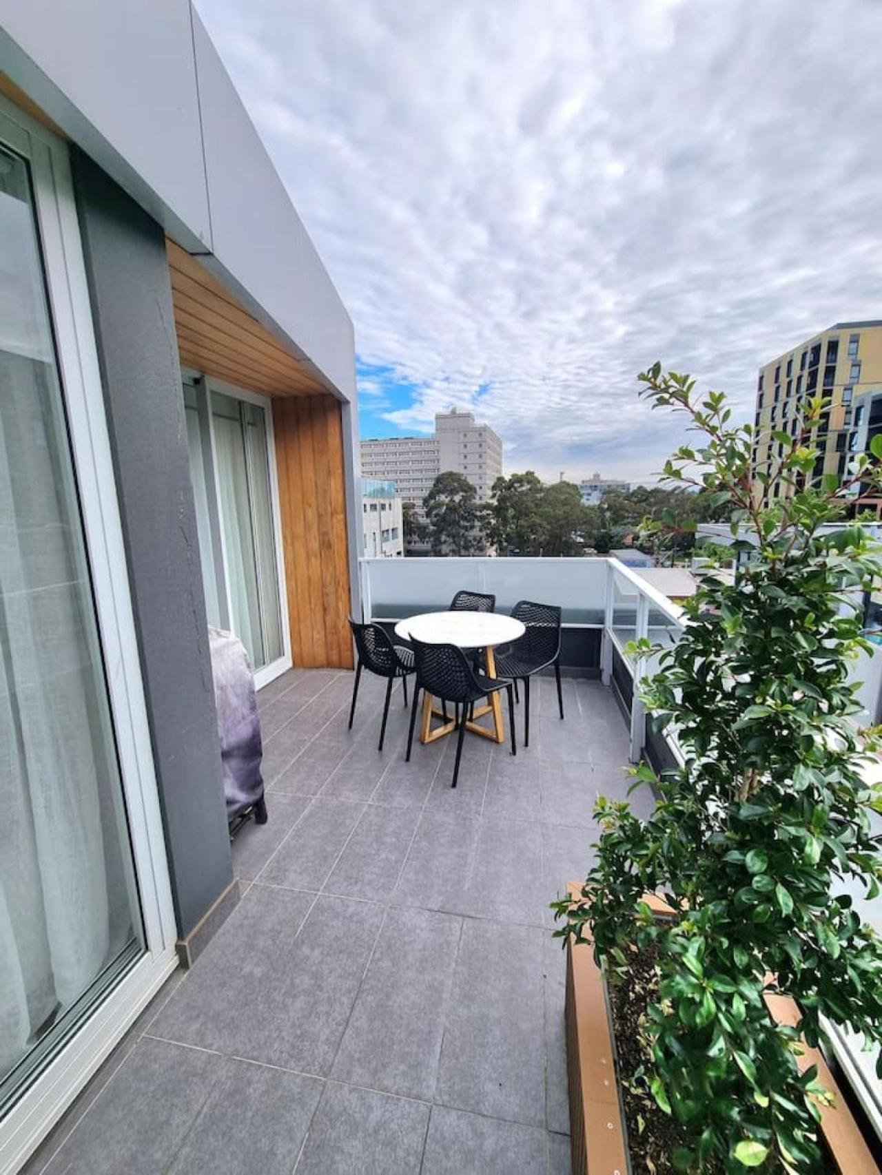 Regent Retreat Floor Apartment *