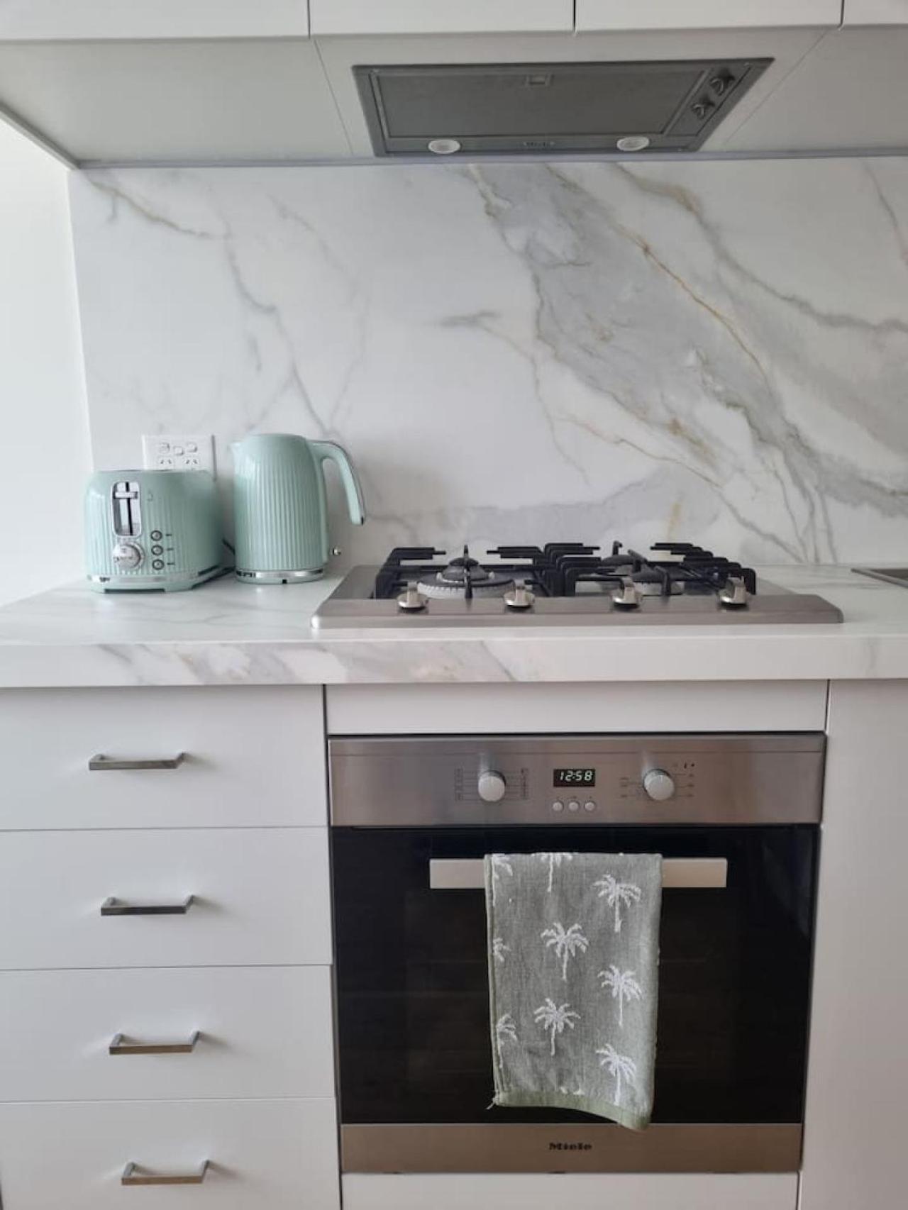 Regent Retreat Floor Apartment *