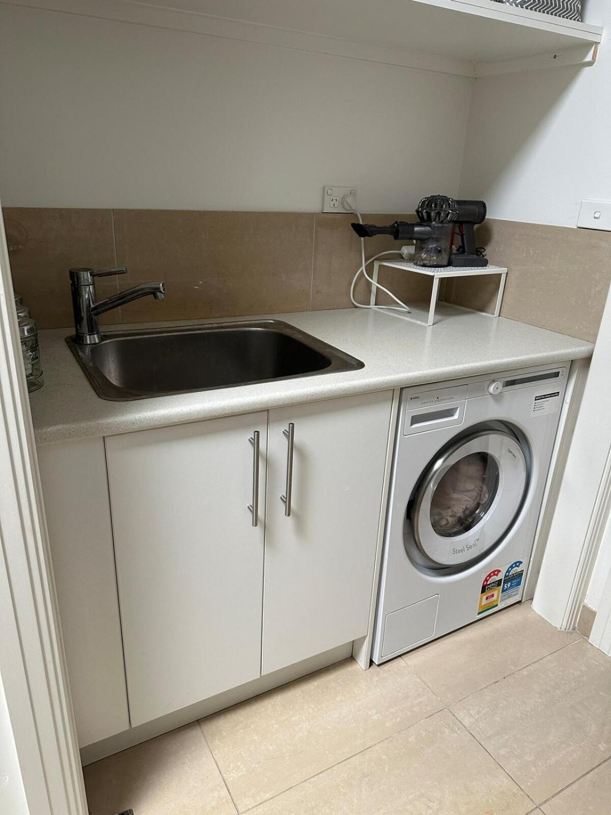 Grand Prix Convenience Middle Park Holiday home