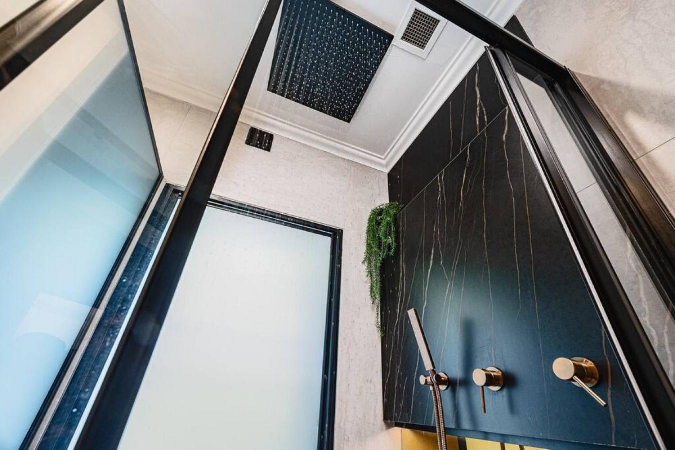 The Copper Bourke, 1 Br Melbourne