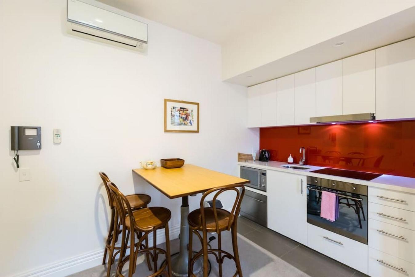 Stunning One Bedroom In Fitzroy *