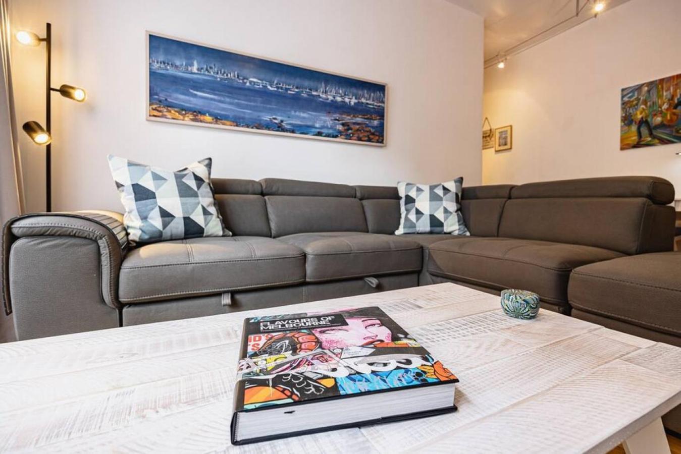 Gorgeous Relaxed Unit Apartment Melbourne