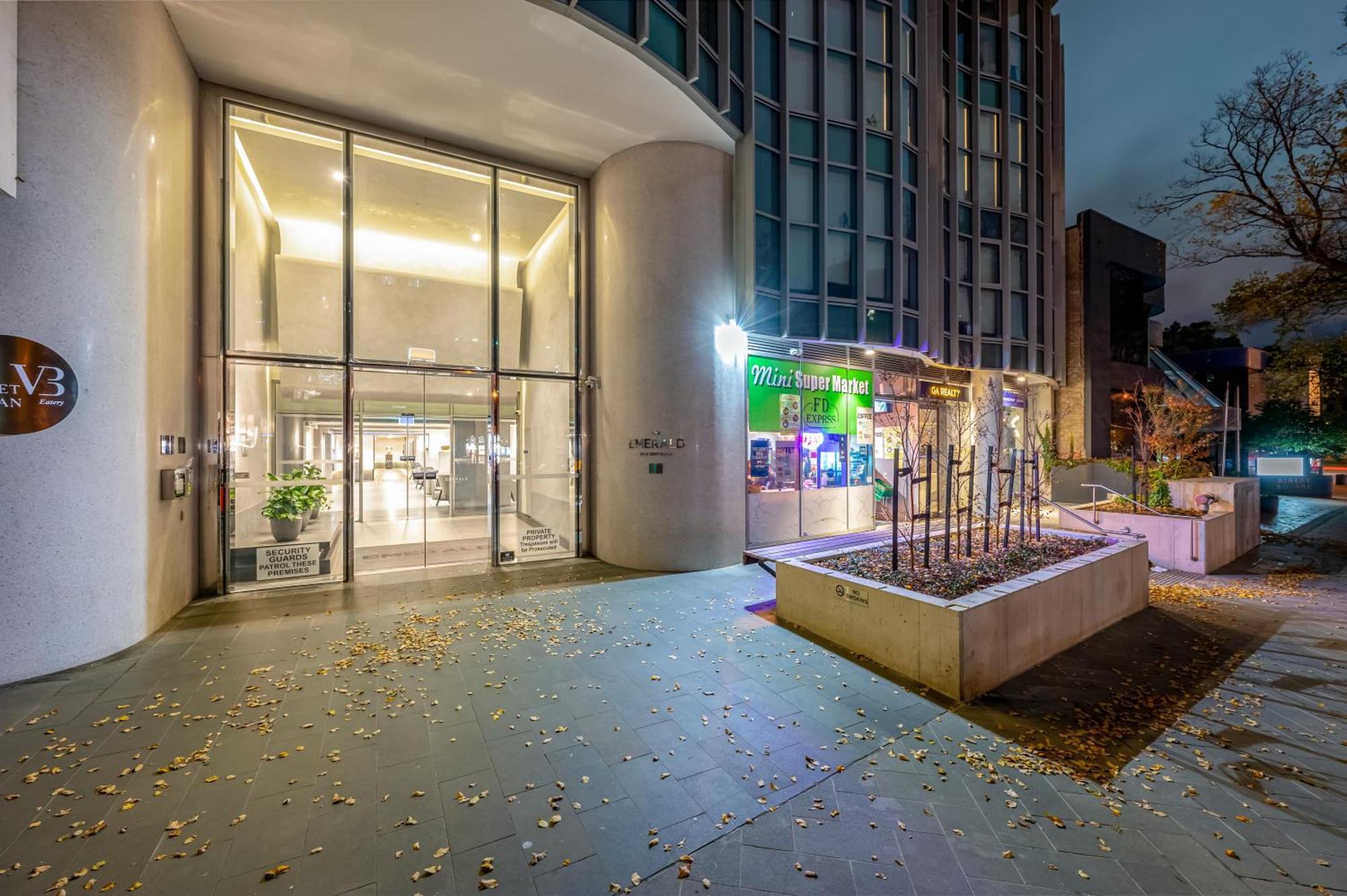 Apartment Unwind With Beautiful Park & Bay Views *
