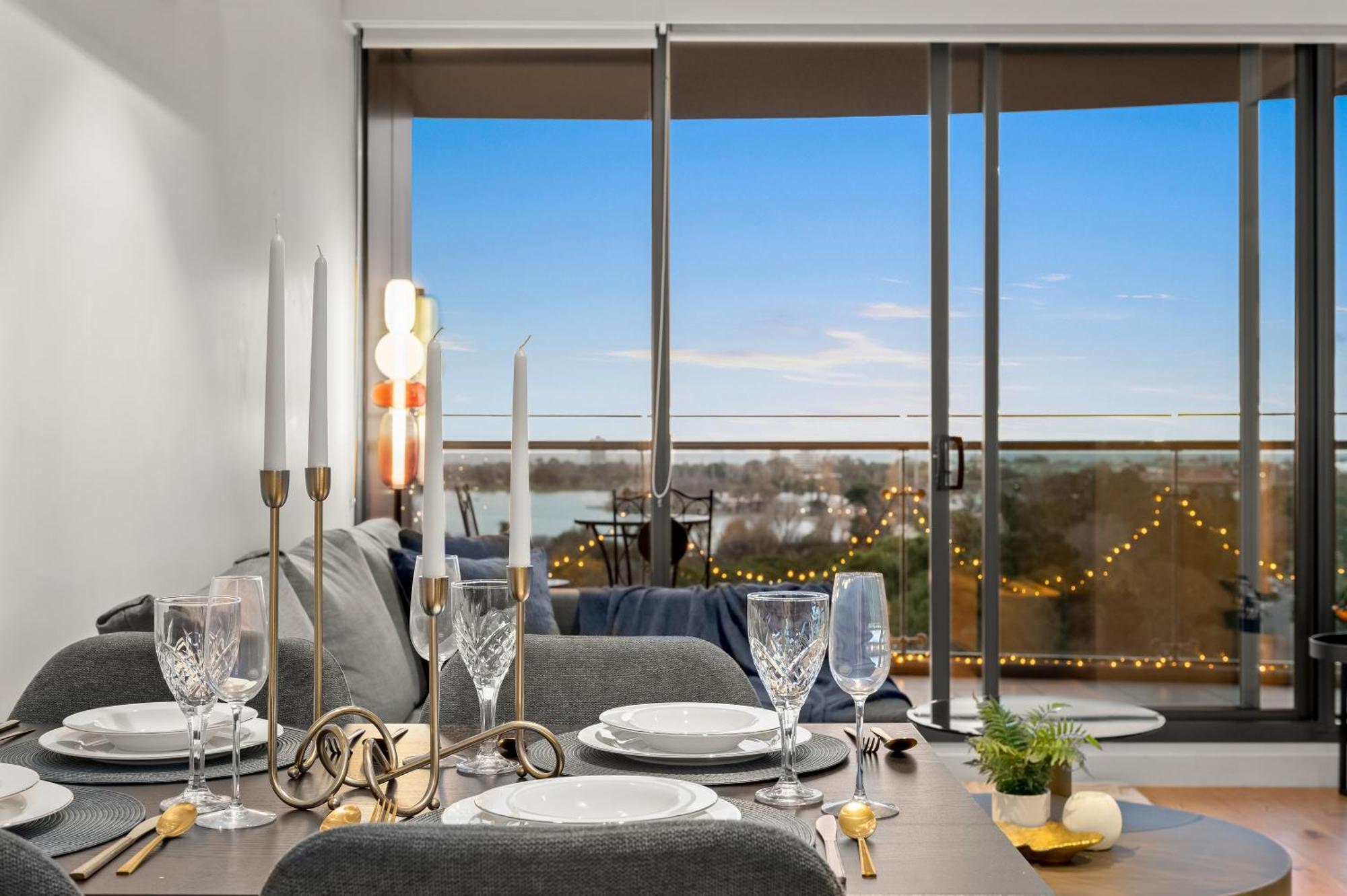 Unwind With Beautiful Park & Bay Views Apartment *