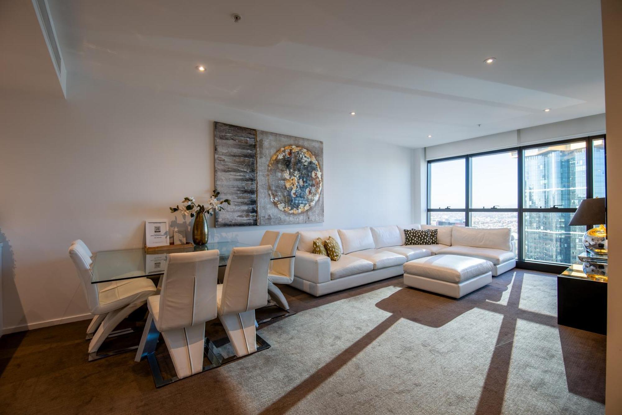 6 Bedrooms In Prima Melbourne