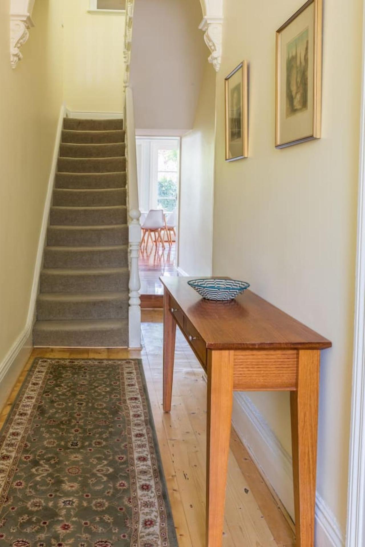 Holiday home Bright With Garden And Relaxing Bath Melbourne
