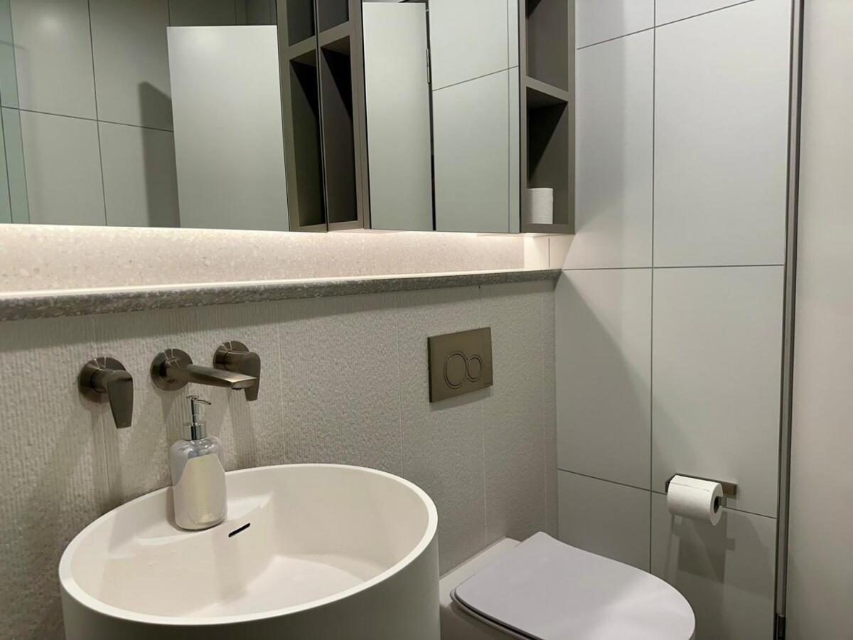 Apartment 380 Lonsdale