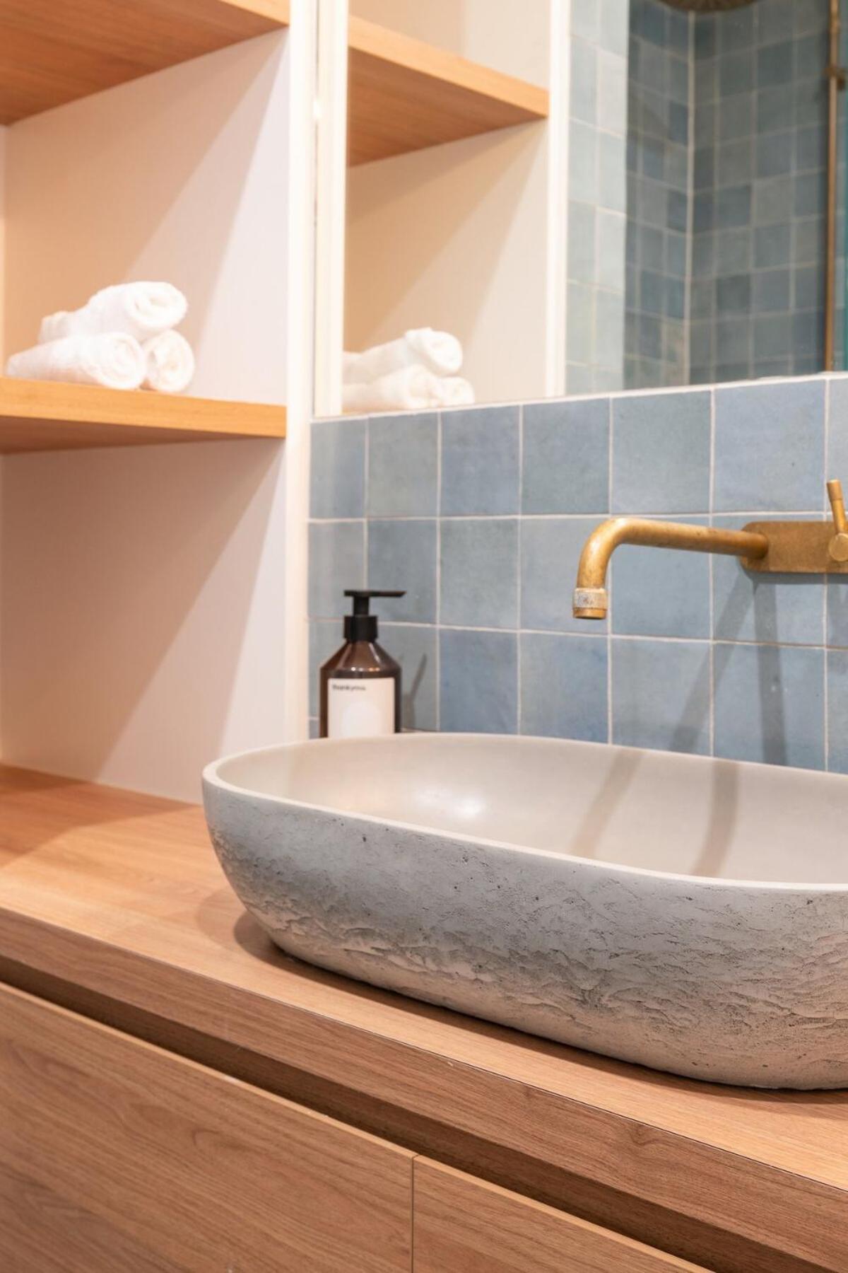 Flinders Lane Hideaway - Light-filled Cbd Retreat *