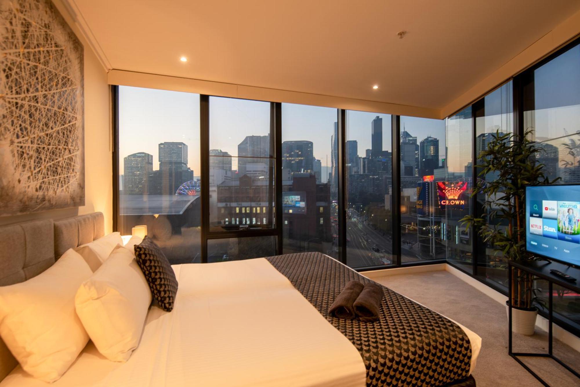 Executive 4 Bedroom Near Mcec Casino Apartment *