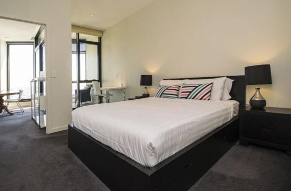 Premium 2-bedroom With Harbour Views Melbourne