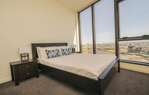 Premium 2-bedroom With Harbour Views