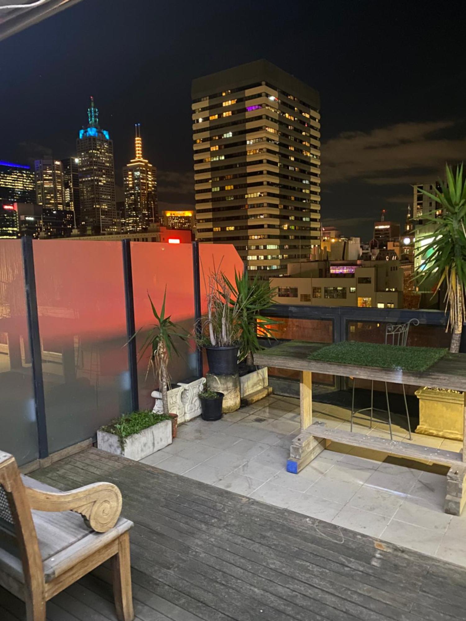 Luxury Next To Large Private Balcony With Views Apartment Melbourne