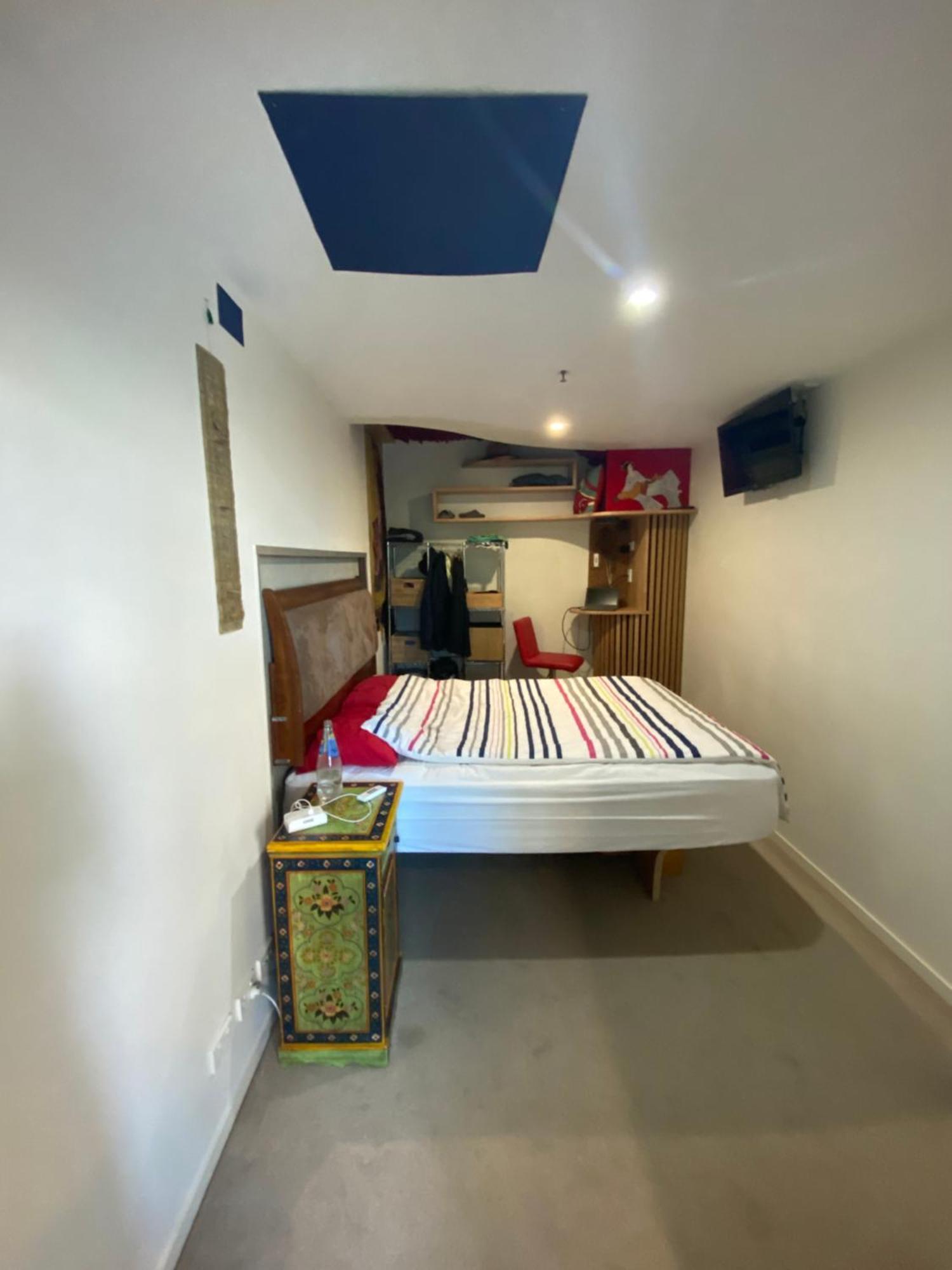Apartment Luxury Next To Large Private Balcony With Views Melbourne