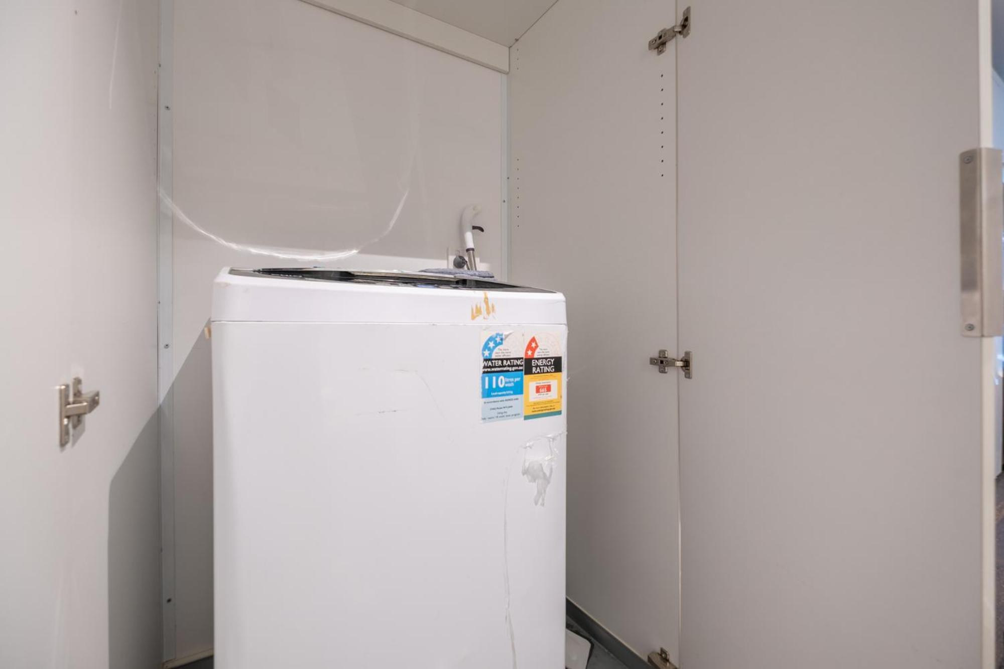 Beautiful 1br In Melburnepoolgym Apartment