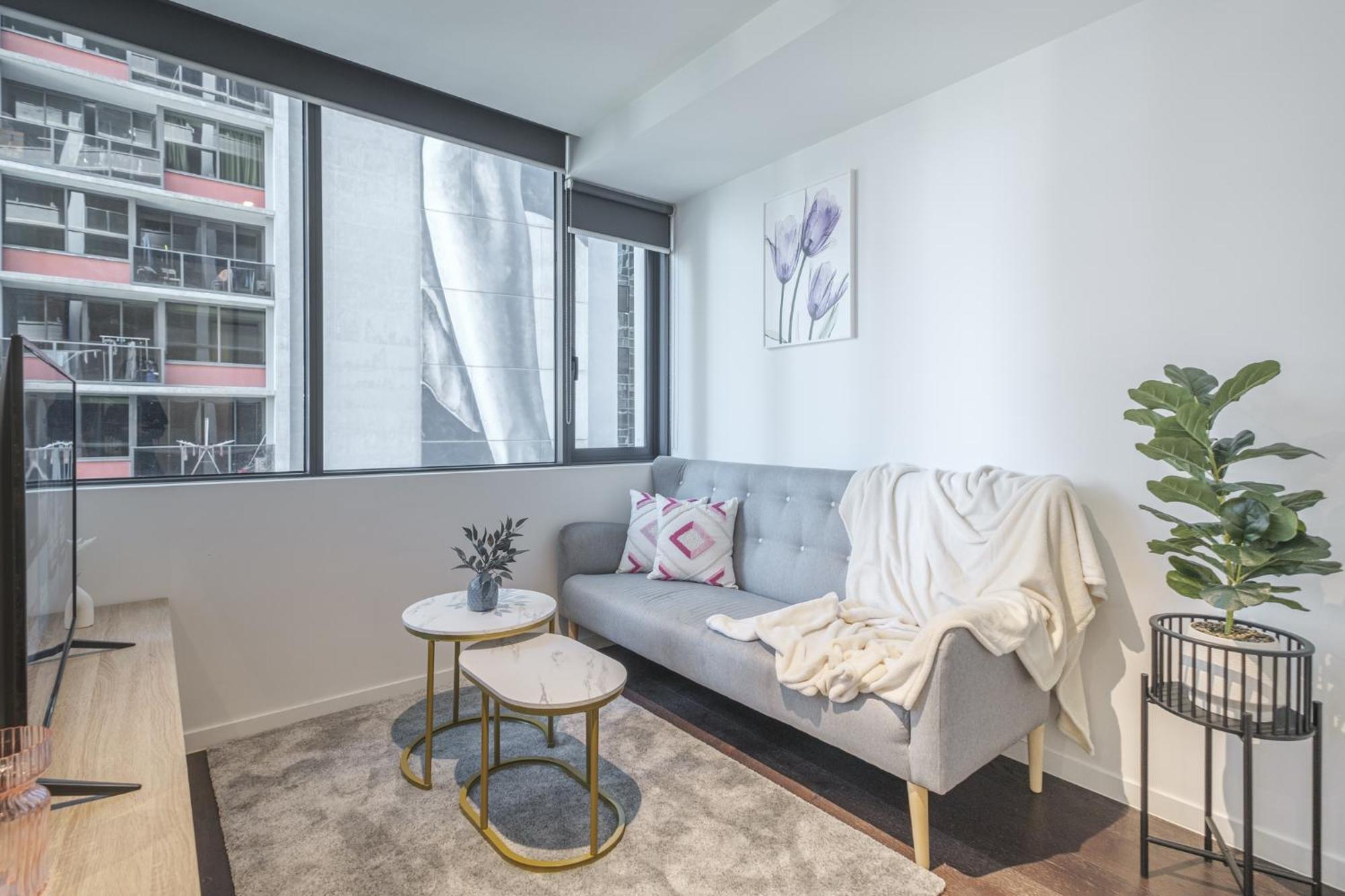 Beautiful 1br In Melburnepoolgym Apartment