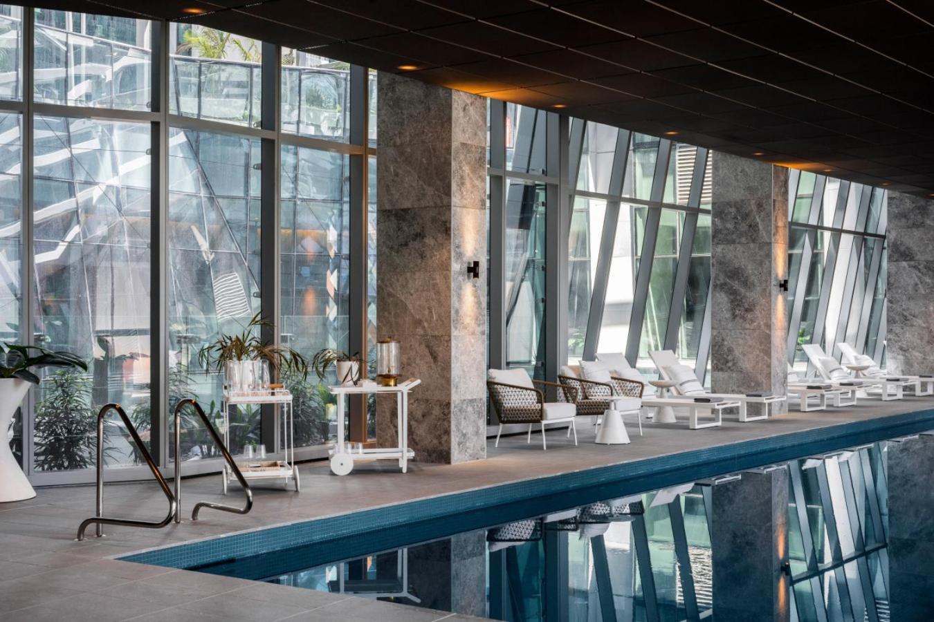 Apartment Lux Cbd Escape 2br With Pool Gym Sauna *