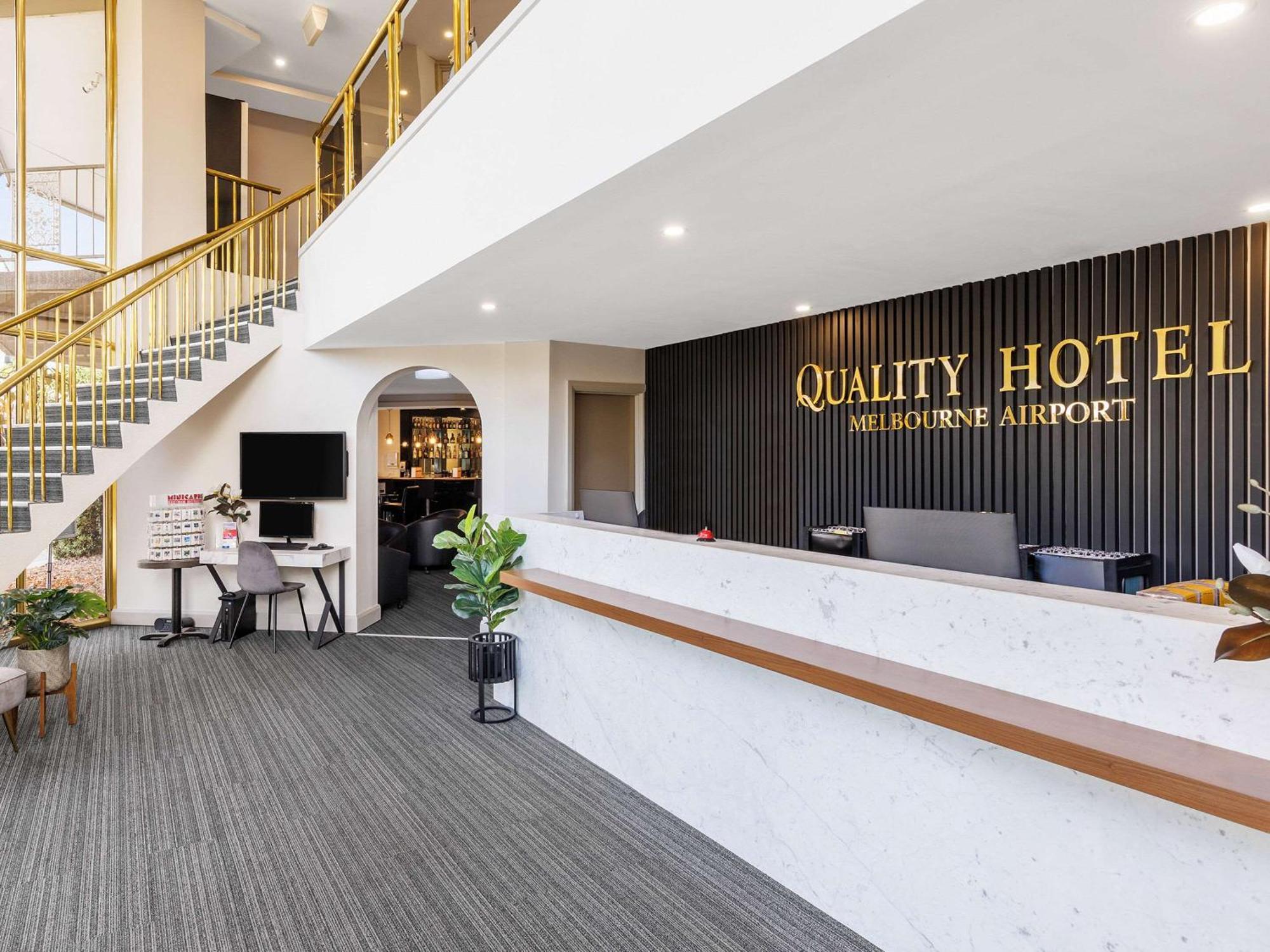 Hotel Quality Airport 3*