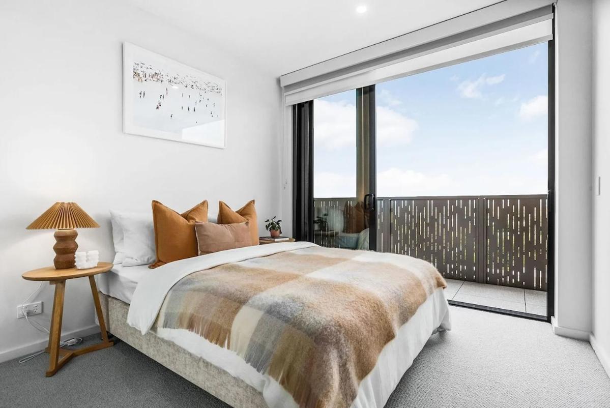 Luxury 2 Bed In Elsternwick With Views Of Apartment Melbourne