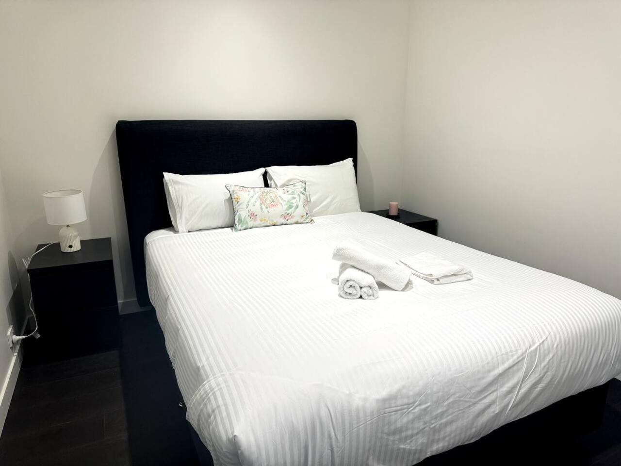 Beauty 2bed Parking West Mel Apartment Melbourne
