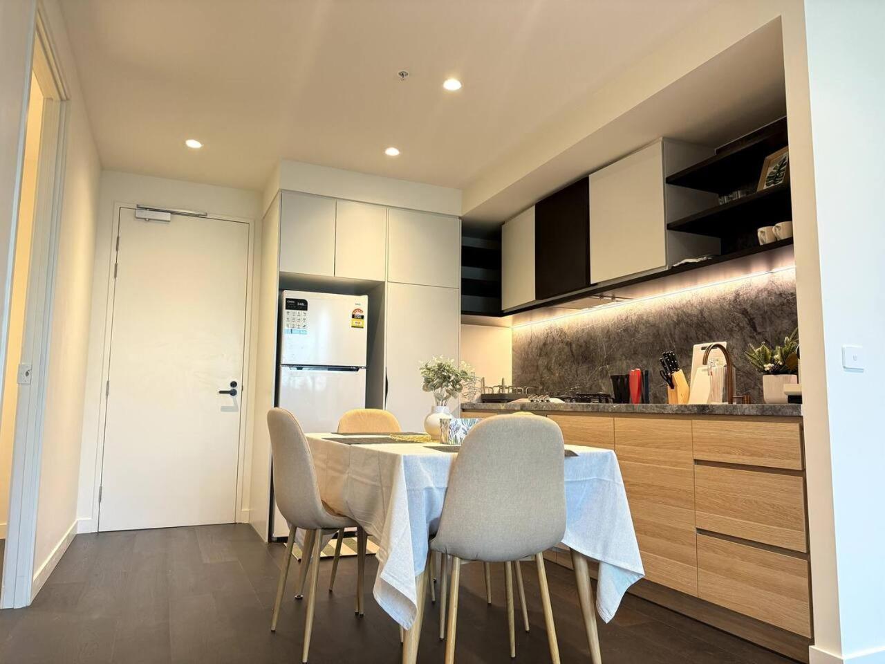 Apartment Beauty 2bed Parking West Mel Melbourne