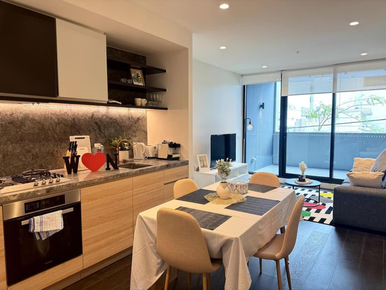Beauty 2bed Parking West Mel Apartment