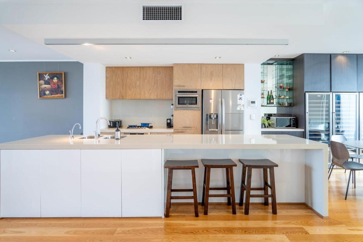 Luxury 4b Docklands Penthouse Water Views Holiday home *