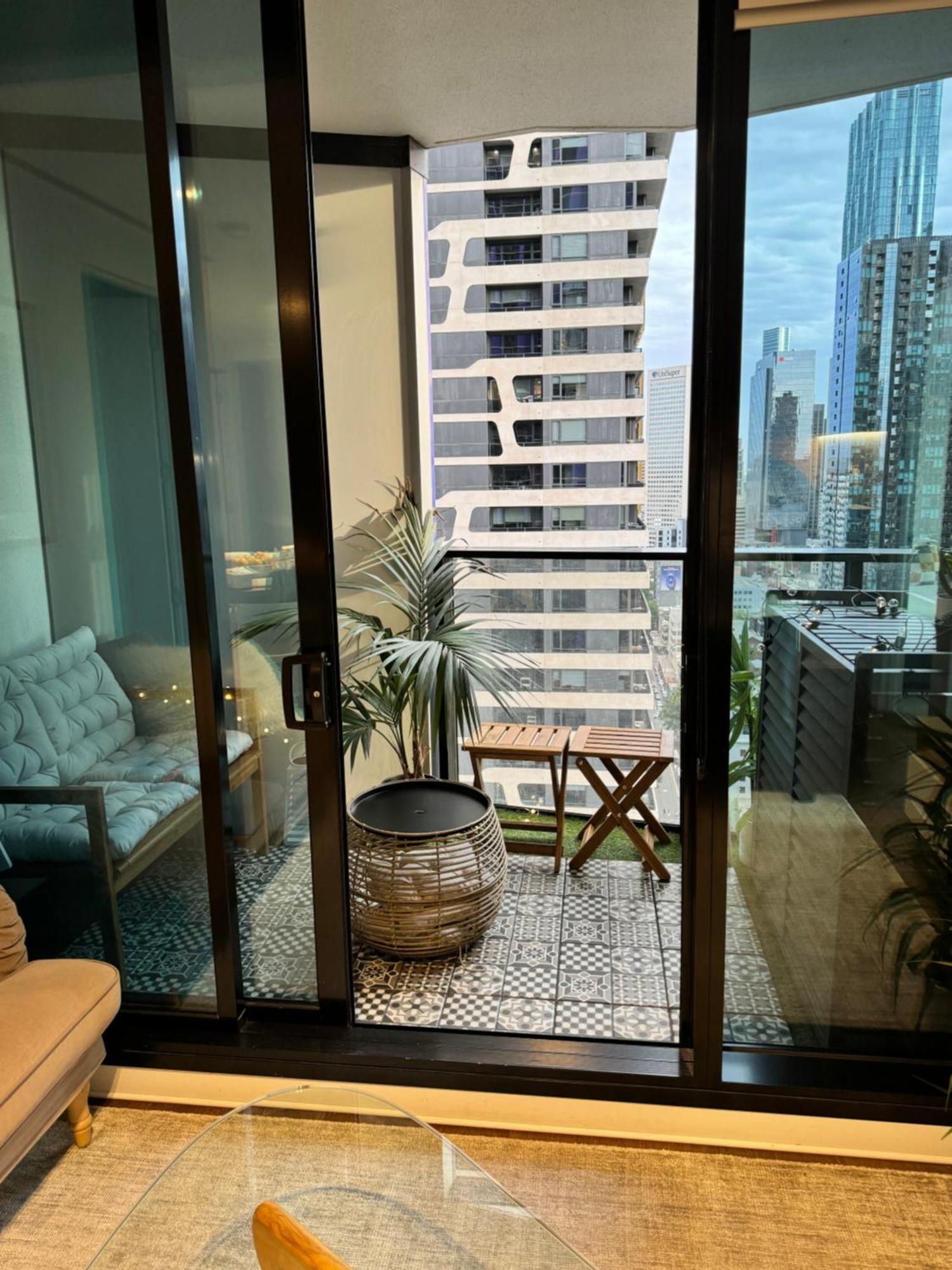 Lux Cbd - Free Tram Zone Apartment *