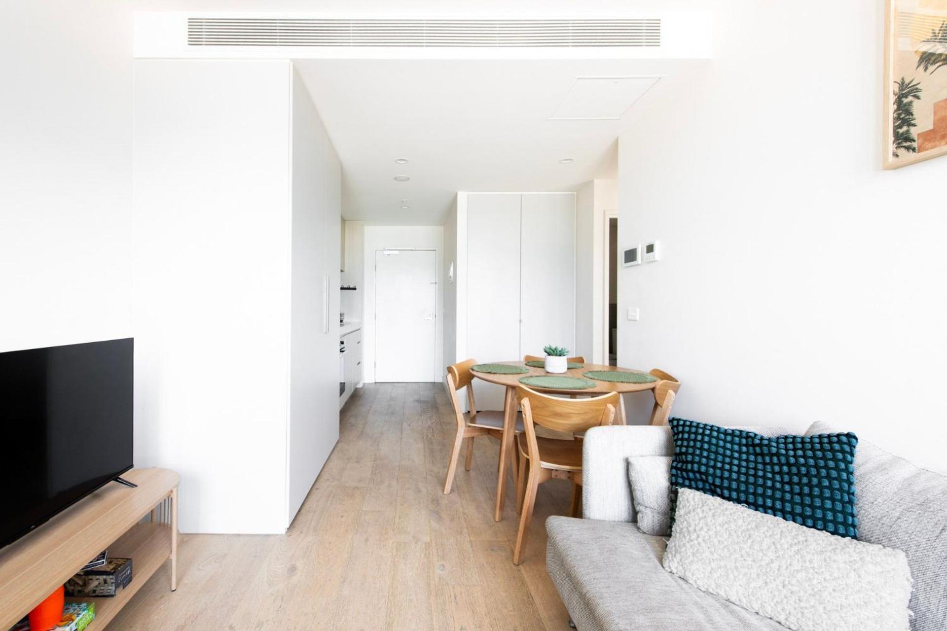 Urban Oasis With Pool And Gym In West *