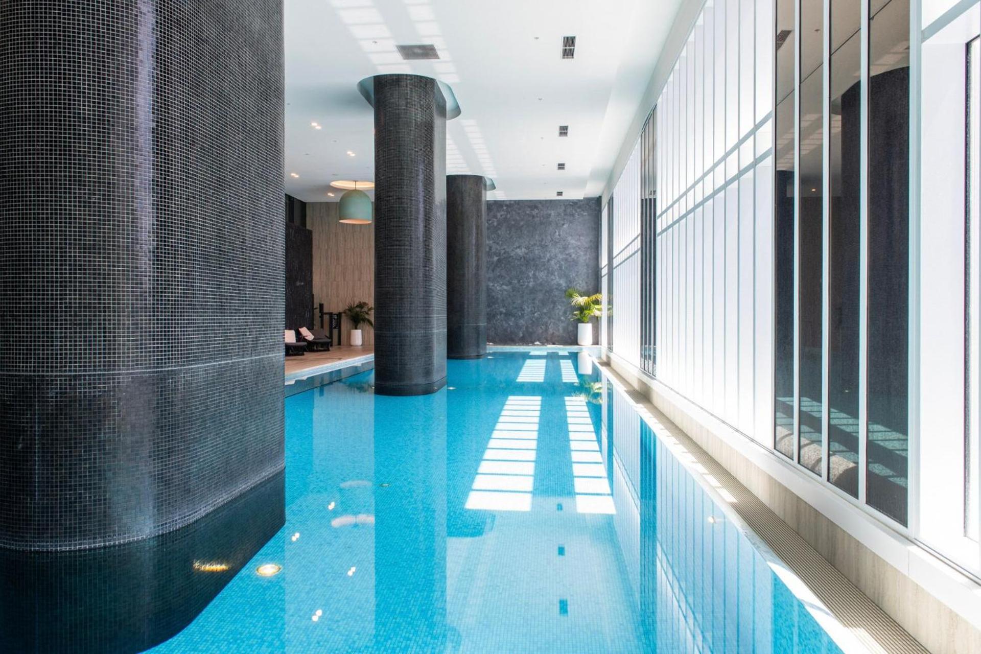 Apartment Urban Oasis With Pool And Gym In West Melbourne