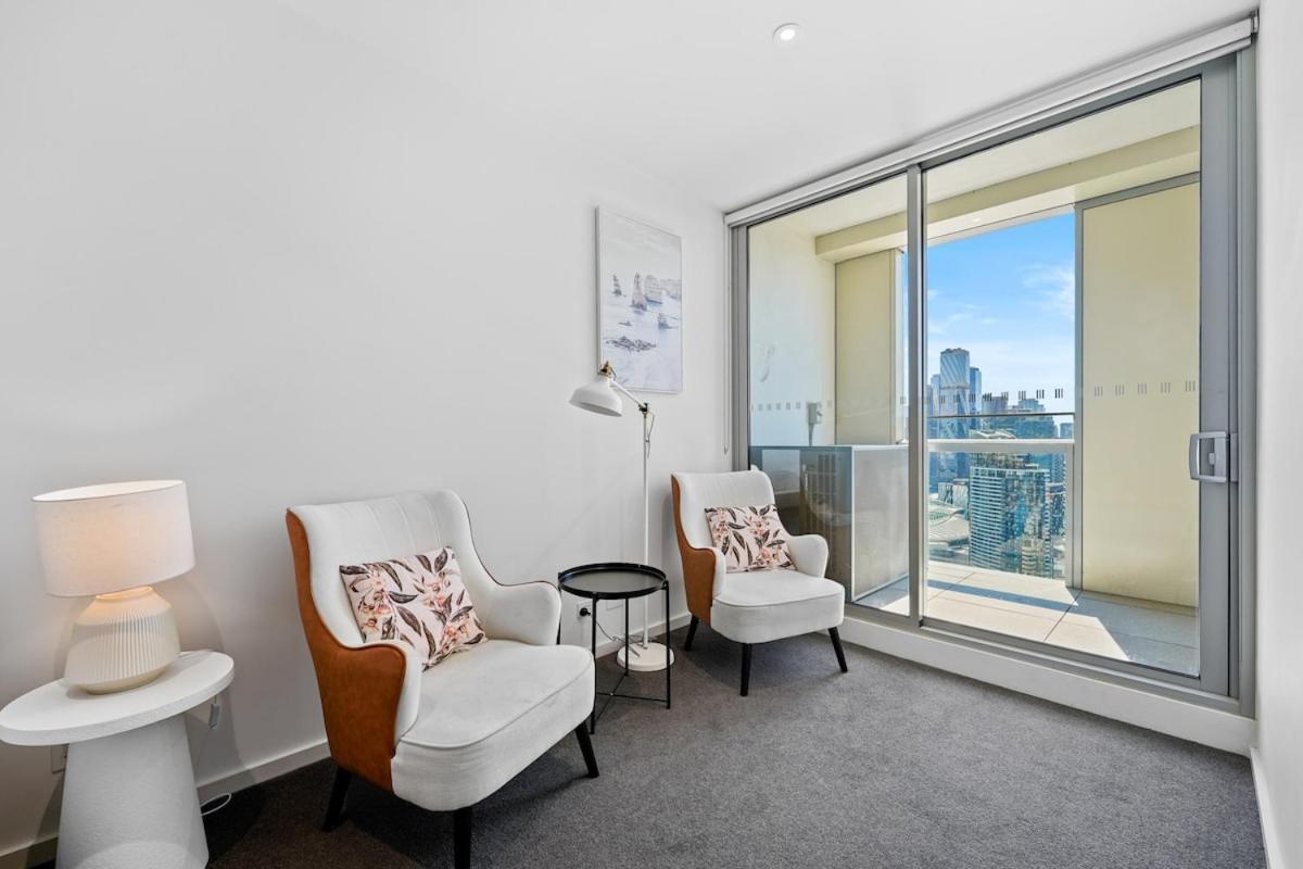 Penthouse At 3b2b2c-harbour-ocean View Apartment Melbourne