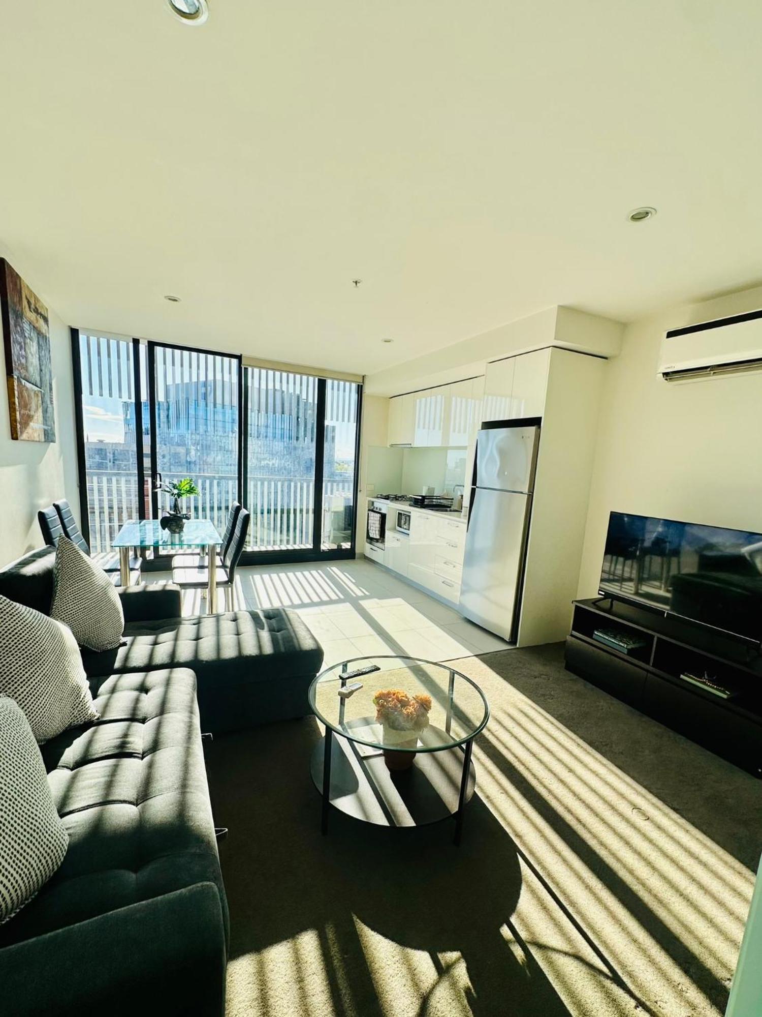 Premium With Balcony And Free Tram Access