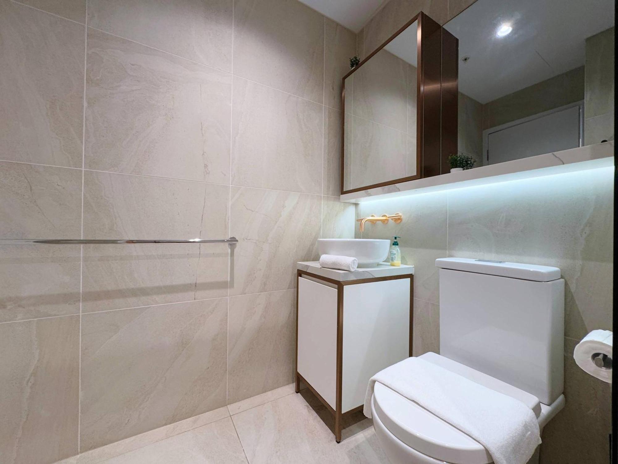 Bright & Modern 2br On Iconic Chapel Street Apartment Melbourne