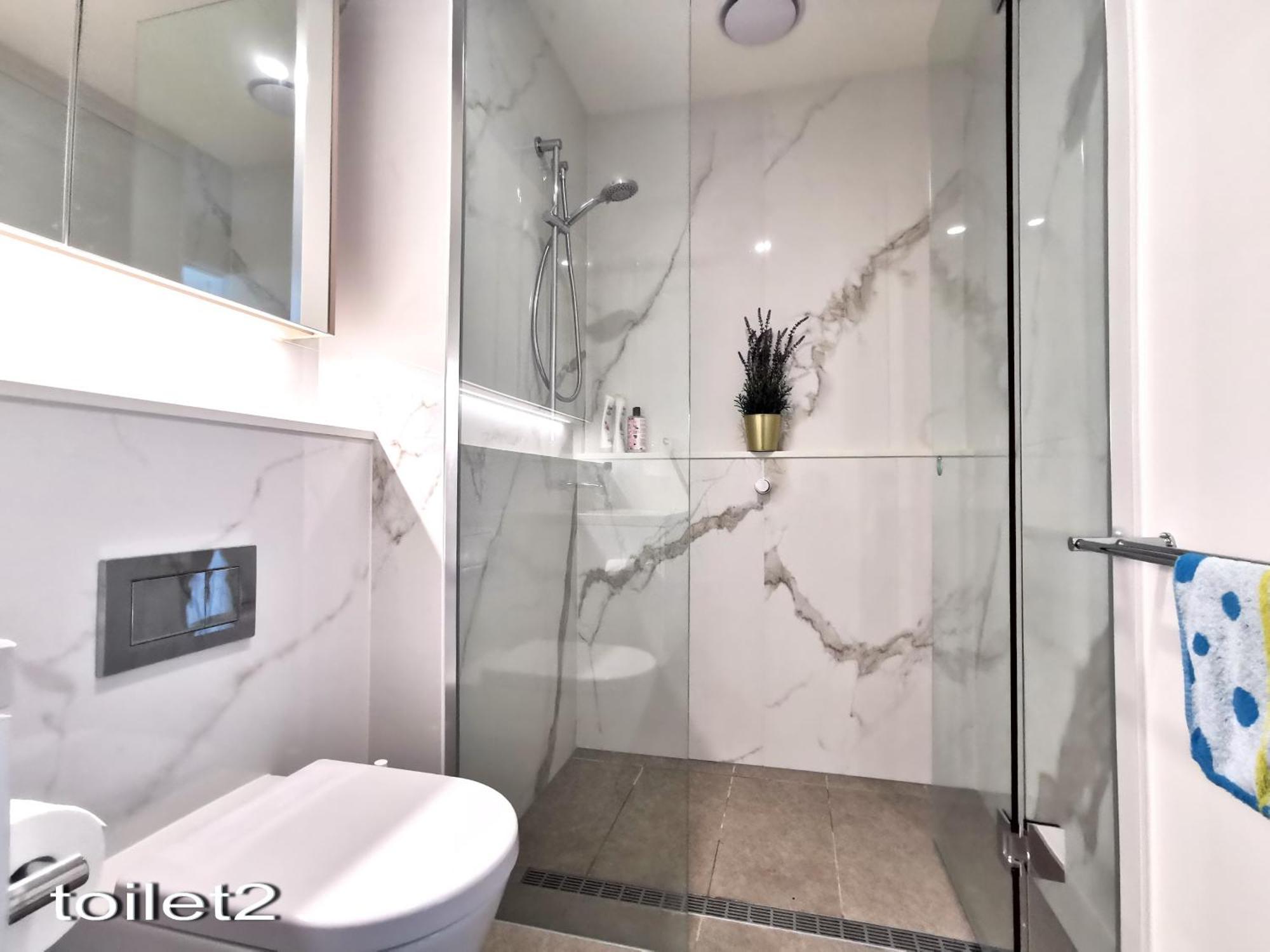Two Bedroom In North With Parking
