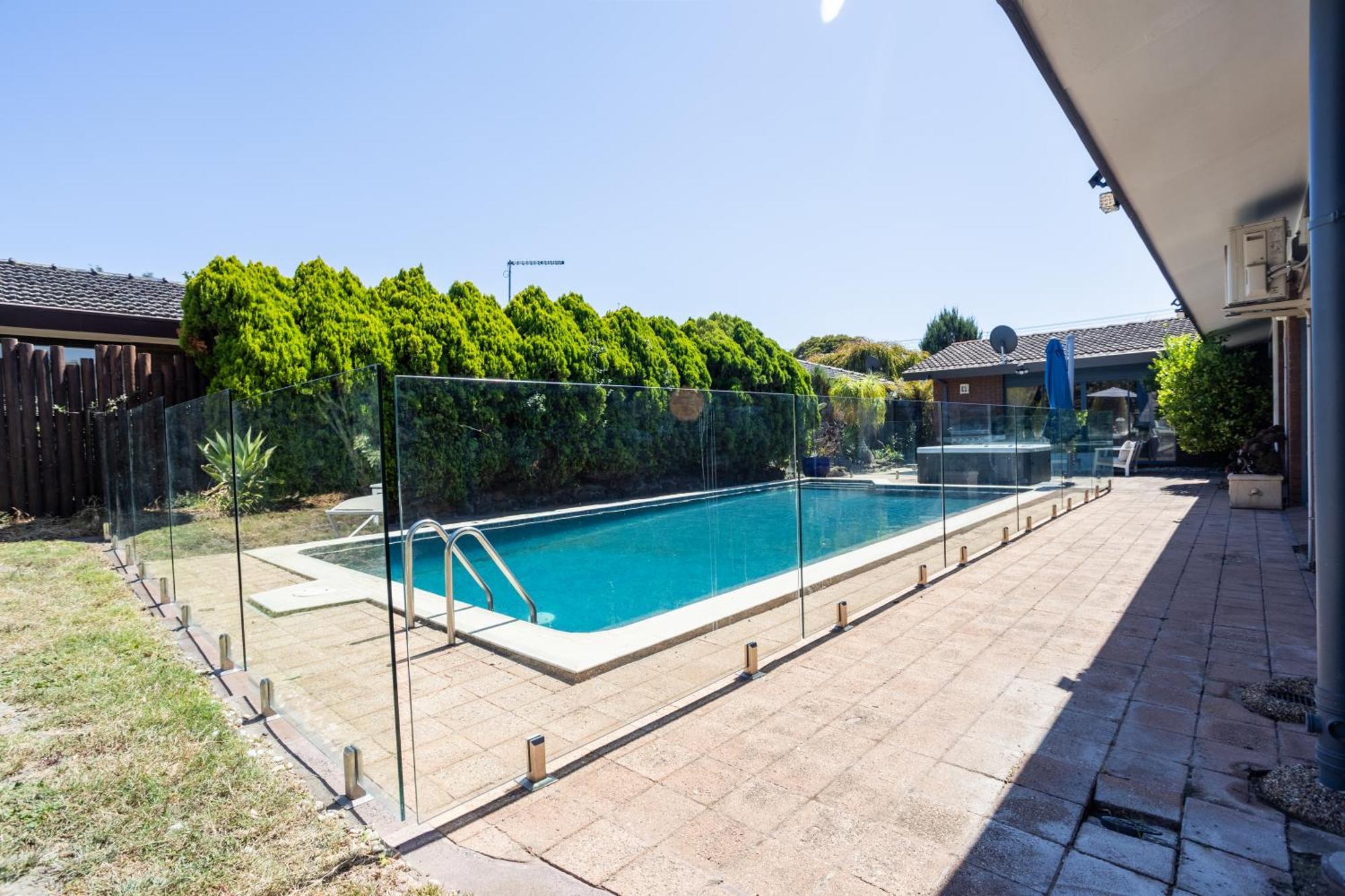 Luxury Family Poolside Brighton Holiday home Melbourne