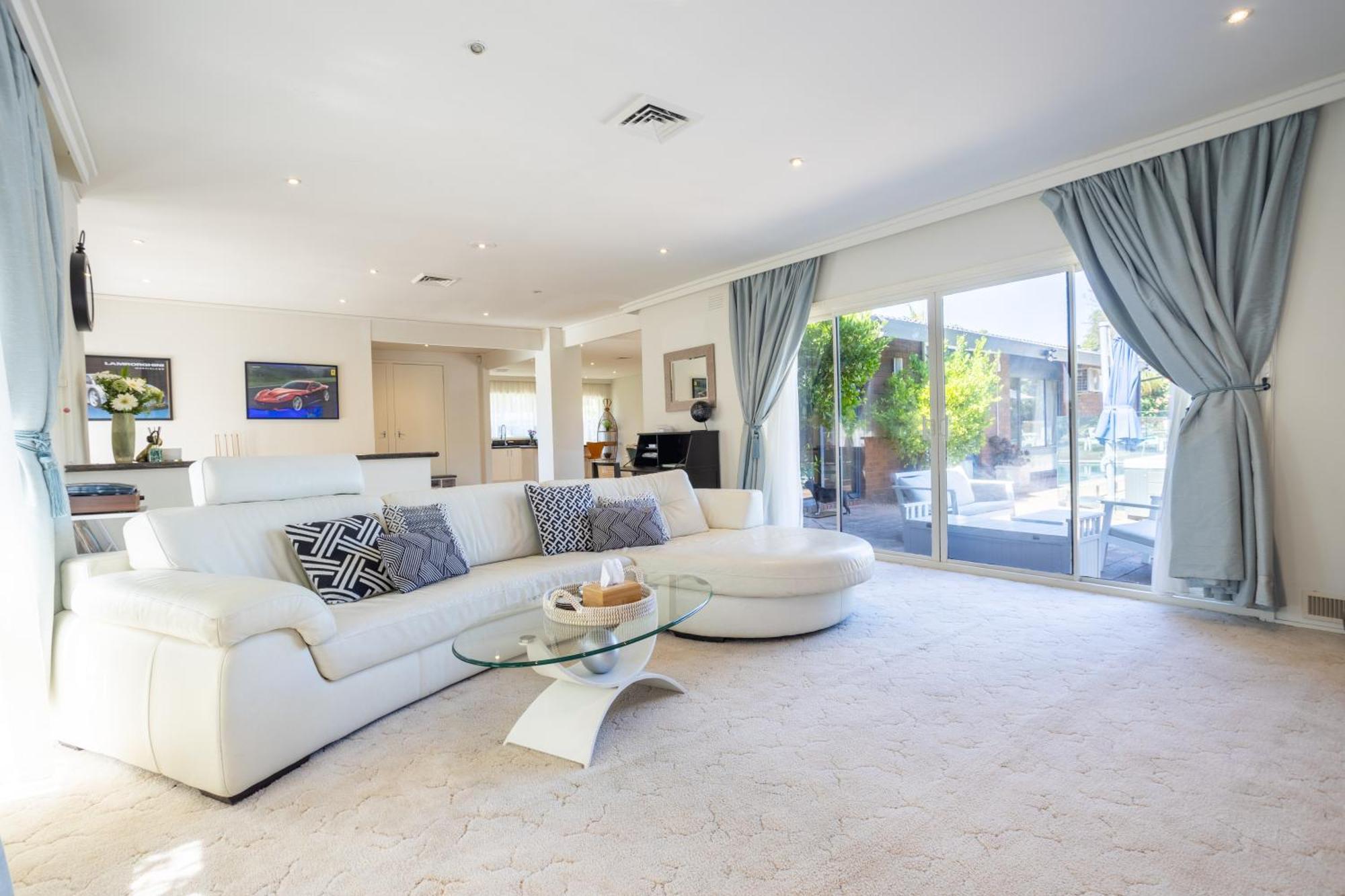 Luxury Family Poolside Brighton Melbourne