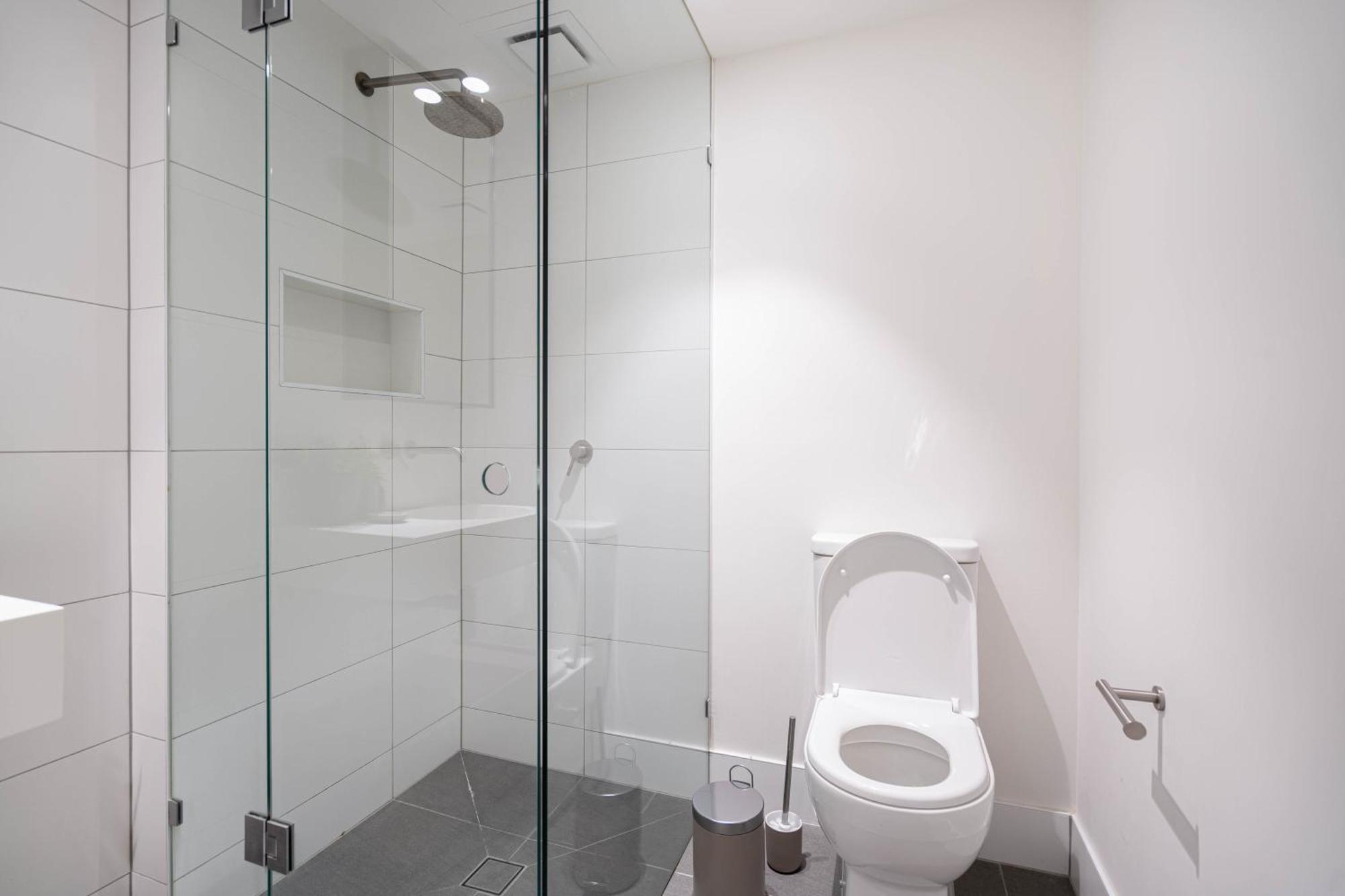 New Modern Design 3b2b House With Parking Near Toorak Melbourne