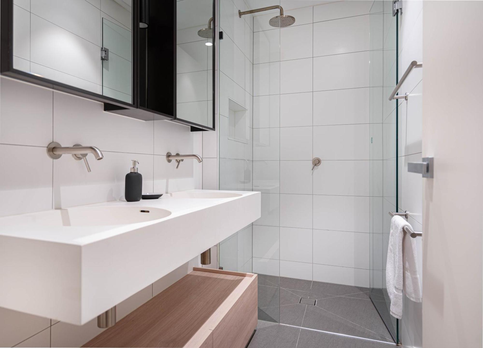 New Modern Design 3b2b House With Parking Near Toorak Apartment