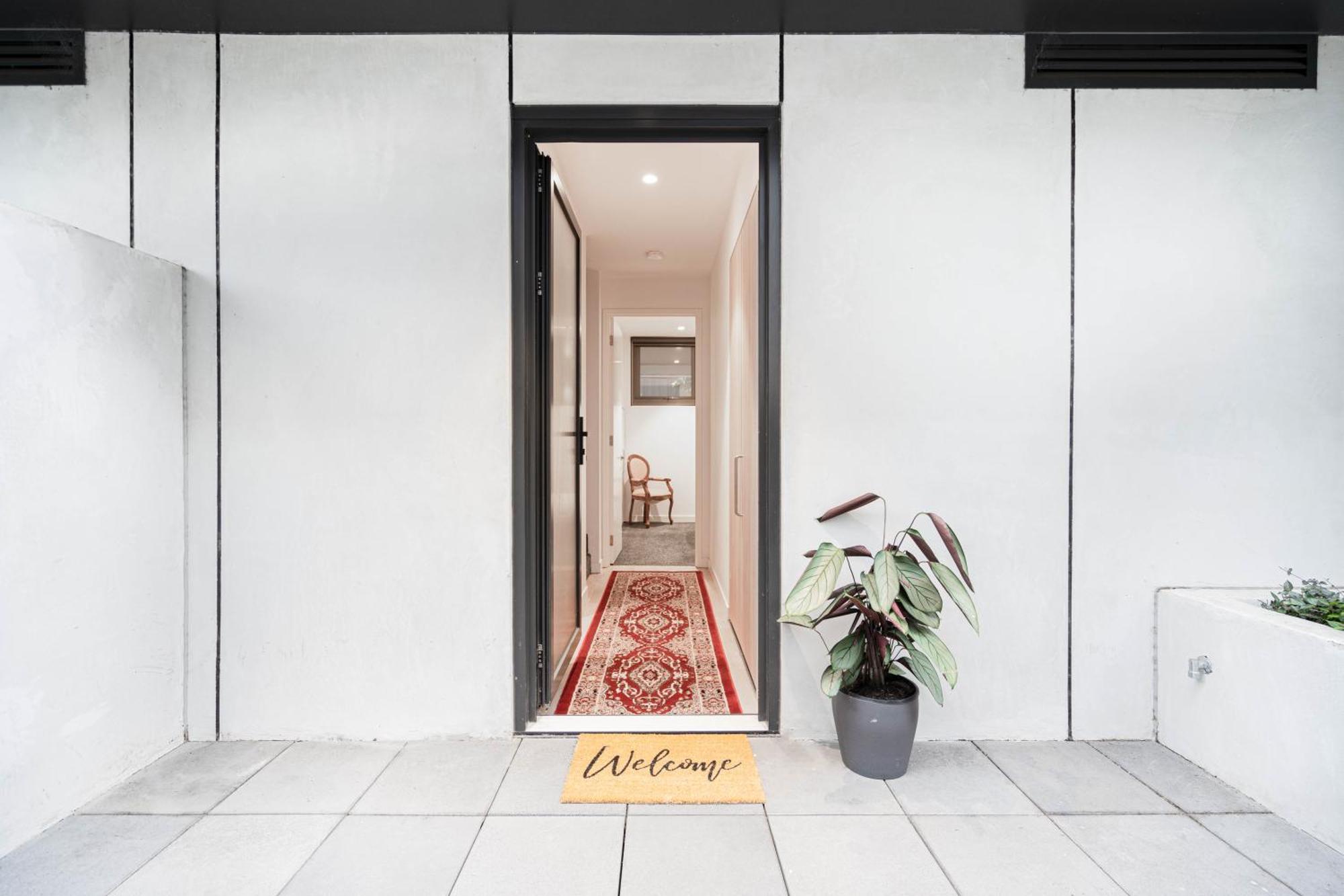 Apartment New Modern Design 3b2b House With Parking Near Toorak Melbourne