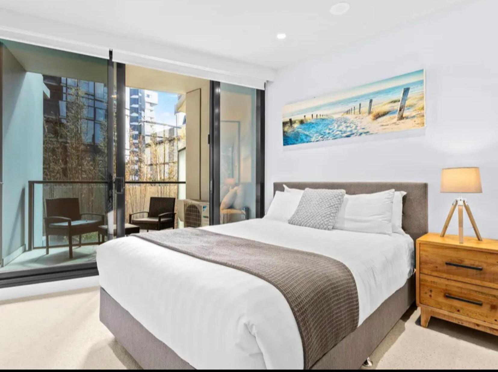 Wow Self-contained On Daly Melbourne