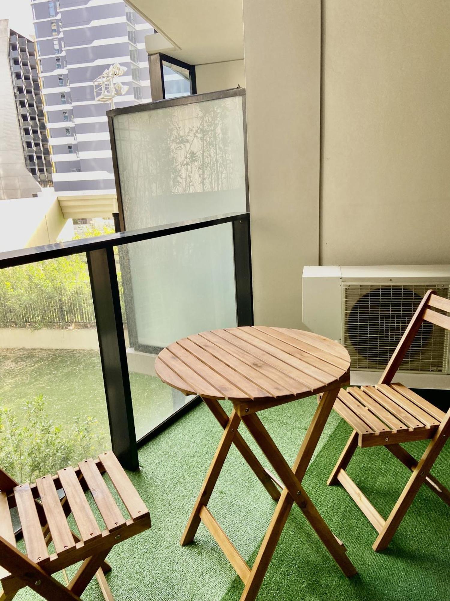 Apartment Wow Self-contained On Daly Melbourne