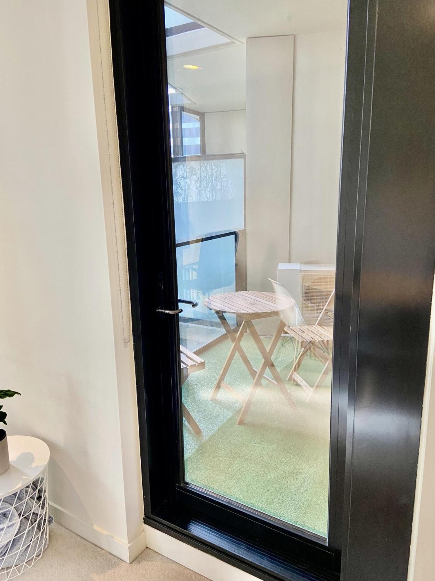 Apartment Wow Self-contained On Daly Melbourne