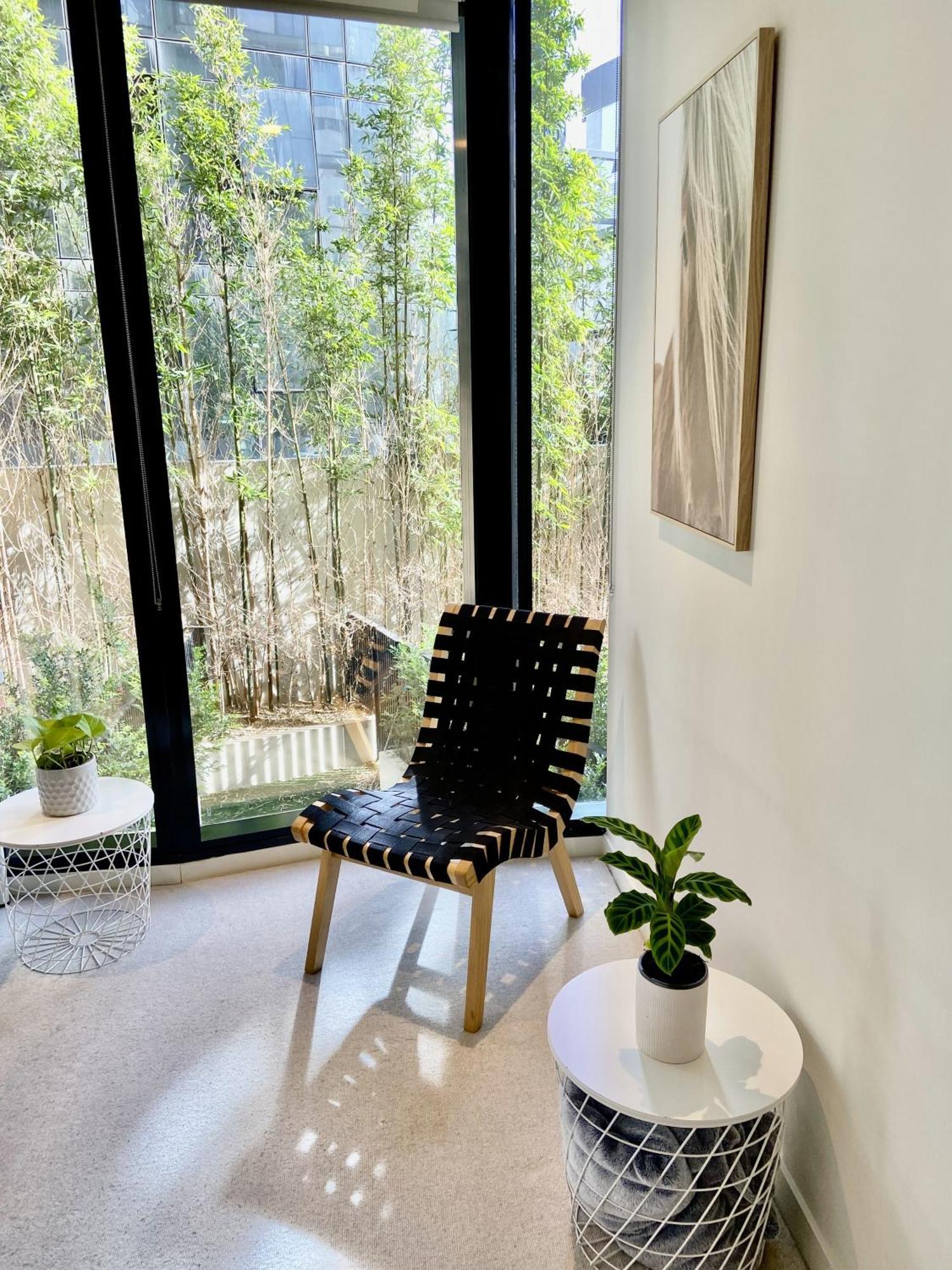 Wow Self-contained On Daly Apartment *