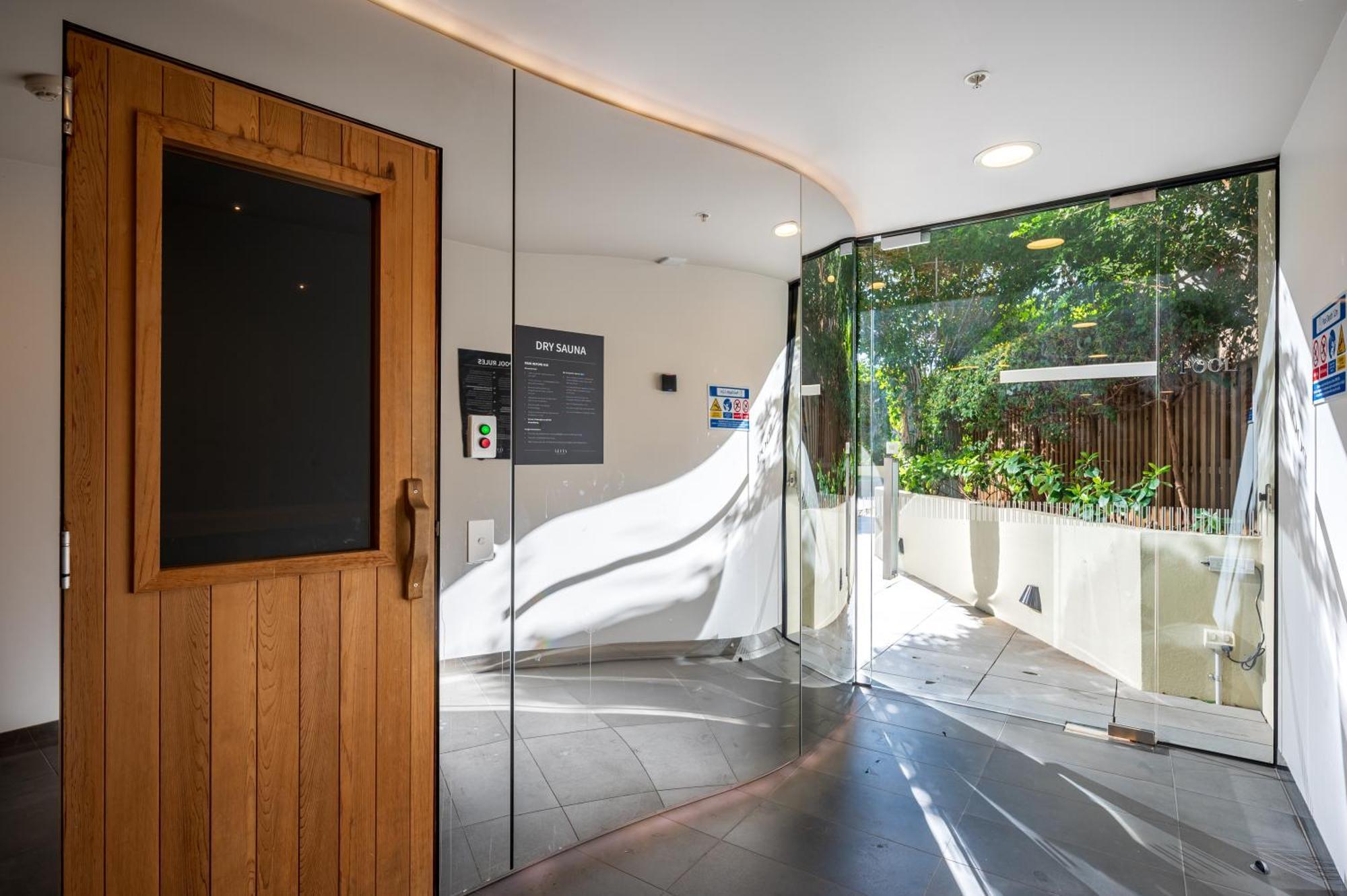 Wow Self-contained On Daly Melbourne