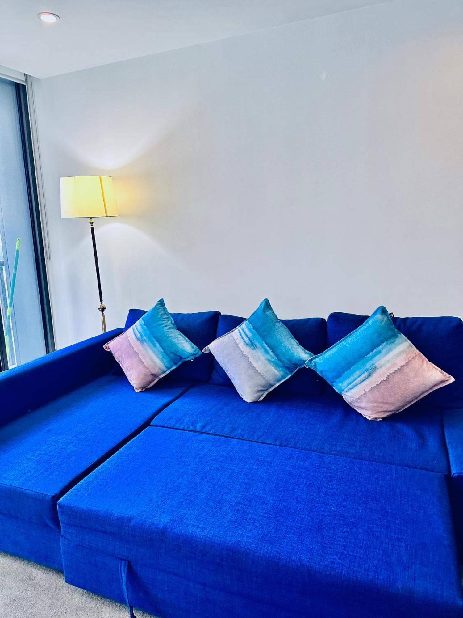 Apartment Premium With Balcony And Free Tram Access Melbourne