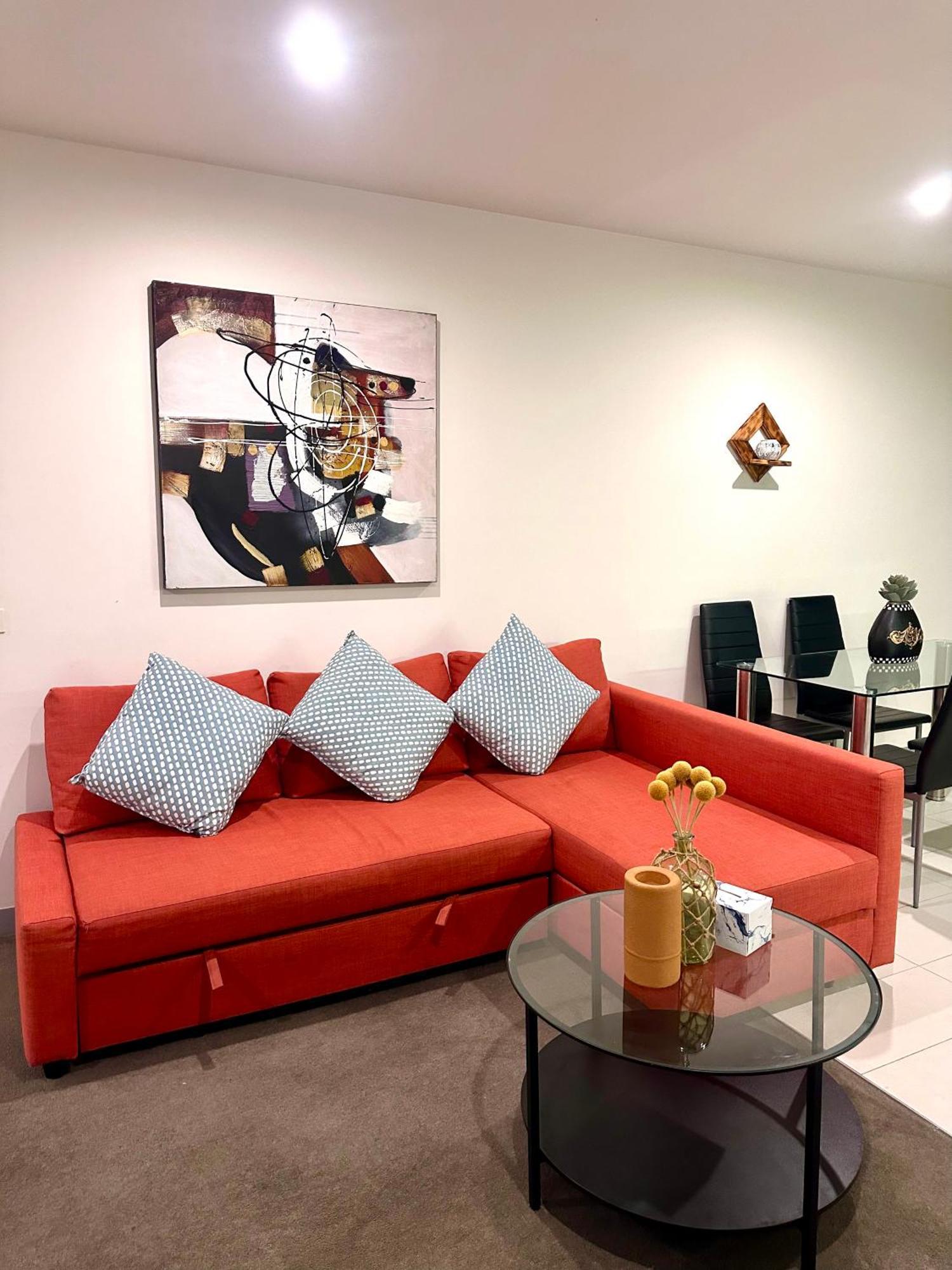 Premium With Balcony And Free Tram Access